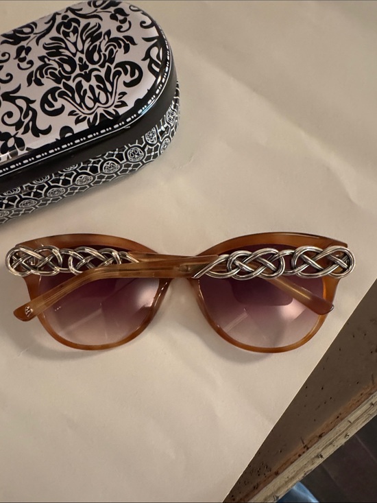 Brighton Interlock Braided Tortoise Style Sunglasses with Gradient Lenses main image 7